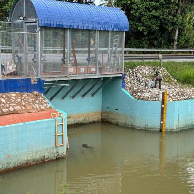 KERJA-KERJA MENAIKTARAF PINTU AIR TELUK PASU