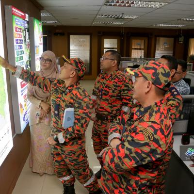 KUNJUNGAN HORMAT KETUA PENGAJIAN PENYELAMATAN AKADEMI BOMBA & PENYELAMAT MALAYSIA 